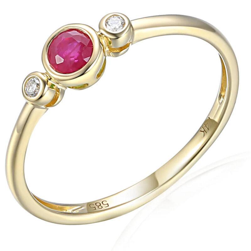 Een 14 Krt geelgouden ring met 2 diamantjes briljant geslepen totaal 0.03 H SI en 1 steen robijn steen 0.27 crt.
