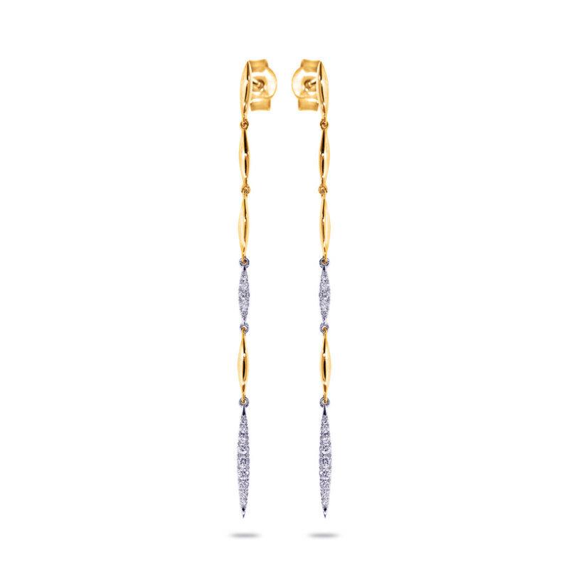 een paar 14 krt bicolor oorhangers met 28 diamantjes briljant geslepen totaal 0,19 crt H SI.