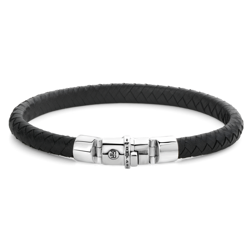 Deze armband is van het merk Rebel & Rose. Het is een herensieraad. De armband is zwart van kleur.