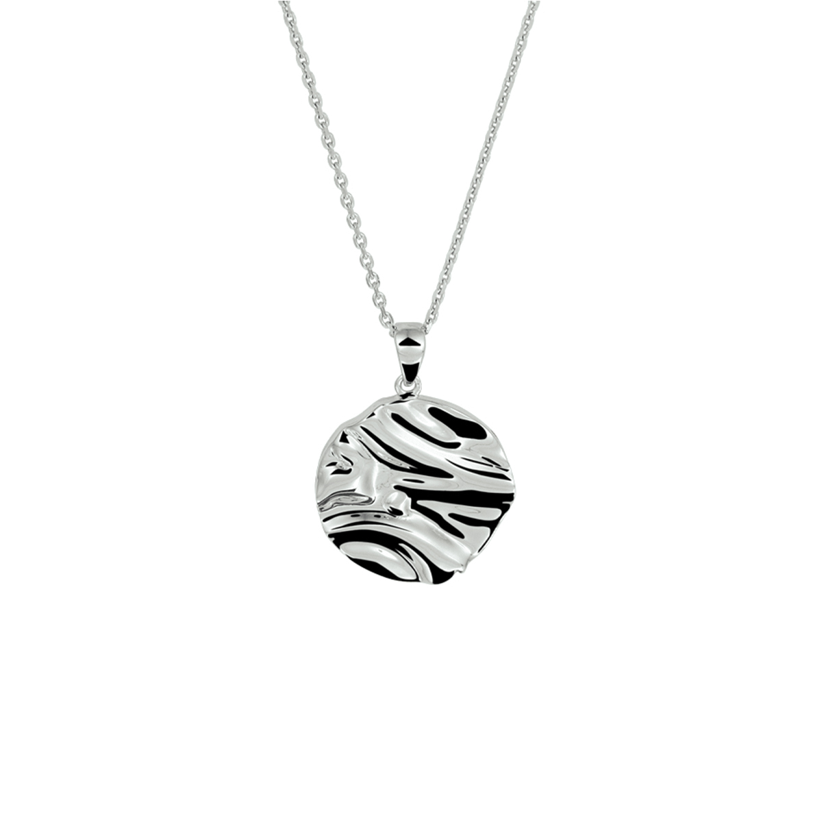 Gerhodineerd 925 zilveren collier uitgevoerd met een hanger in de vorm van een rondje en een stevige karabijn sluiting. Het collier heeft een draaglengte van 41cm met een extensie van 4cm. De hanger heeft een diameter van 17.5mm en een leuke bewerking.