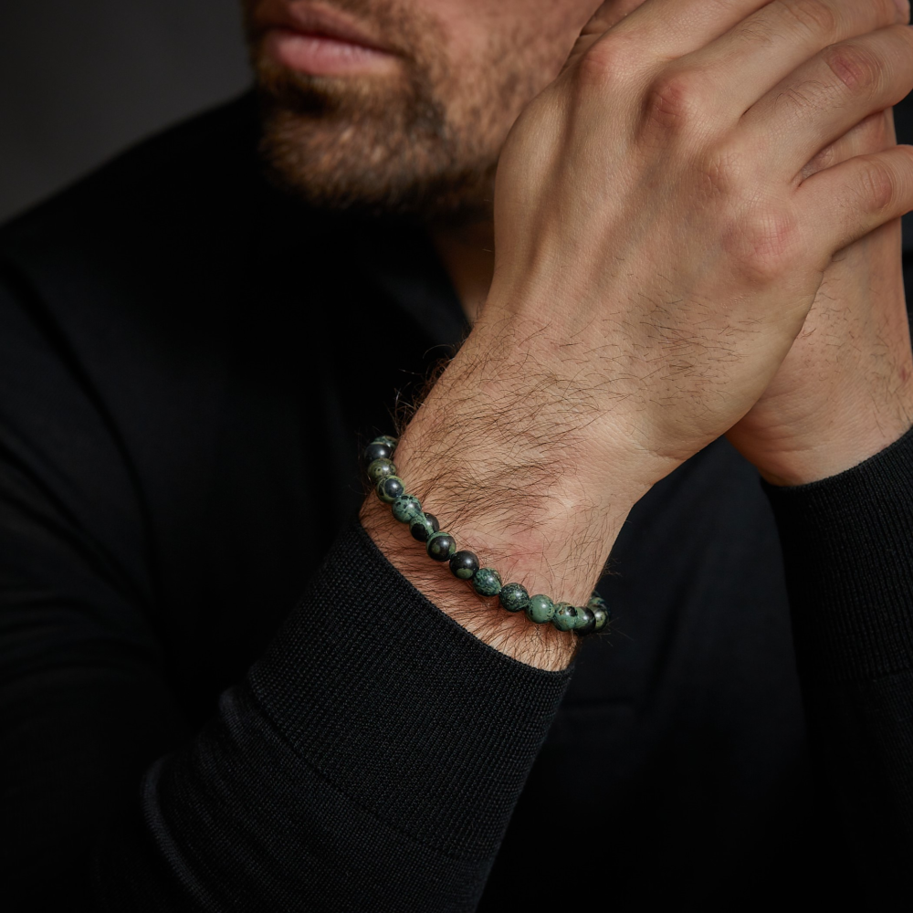 Armband van het merk Rebel & Rose. De armband heeft een hoogwaardige elastische stretch koord, met 8mm kralen van Ryolite.