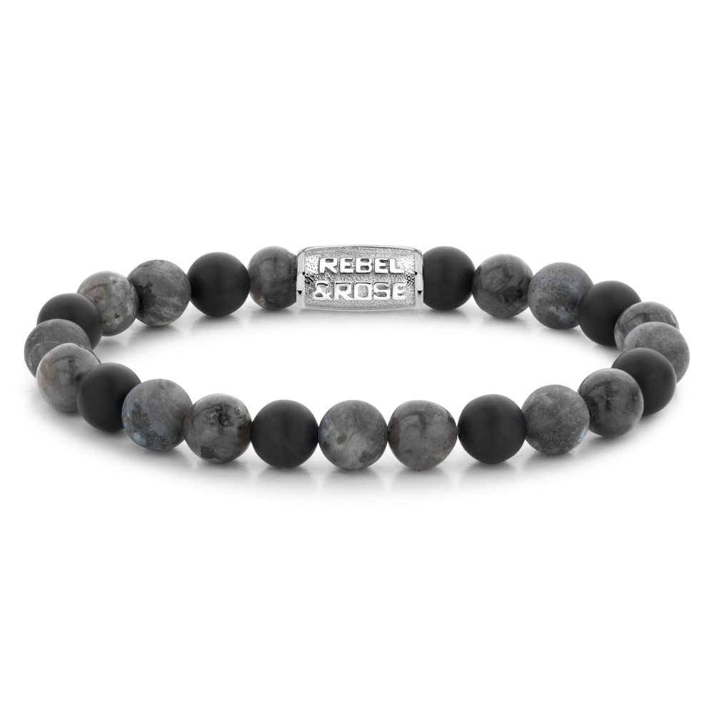 Deze armband is van het merk Rebel & Rose. Het is een herensieraad. De armband is grijs van kleur.