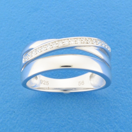 zilveren ring, overslag+pave cz mt56



Zetting: rijzetting