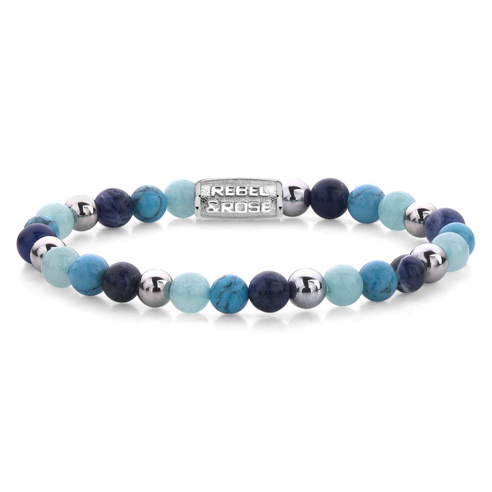 Edelstenen bead armband, handgemaakt van 6mm Sodalite, Turquoise, Han White Jade stenen met een zilverkleurige sluiting. Het Rebel & Rose sieraad is makkelijk te combineren met andere zilveren, leren of kralenarmbanden.