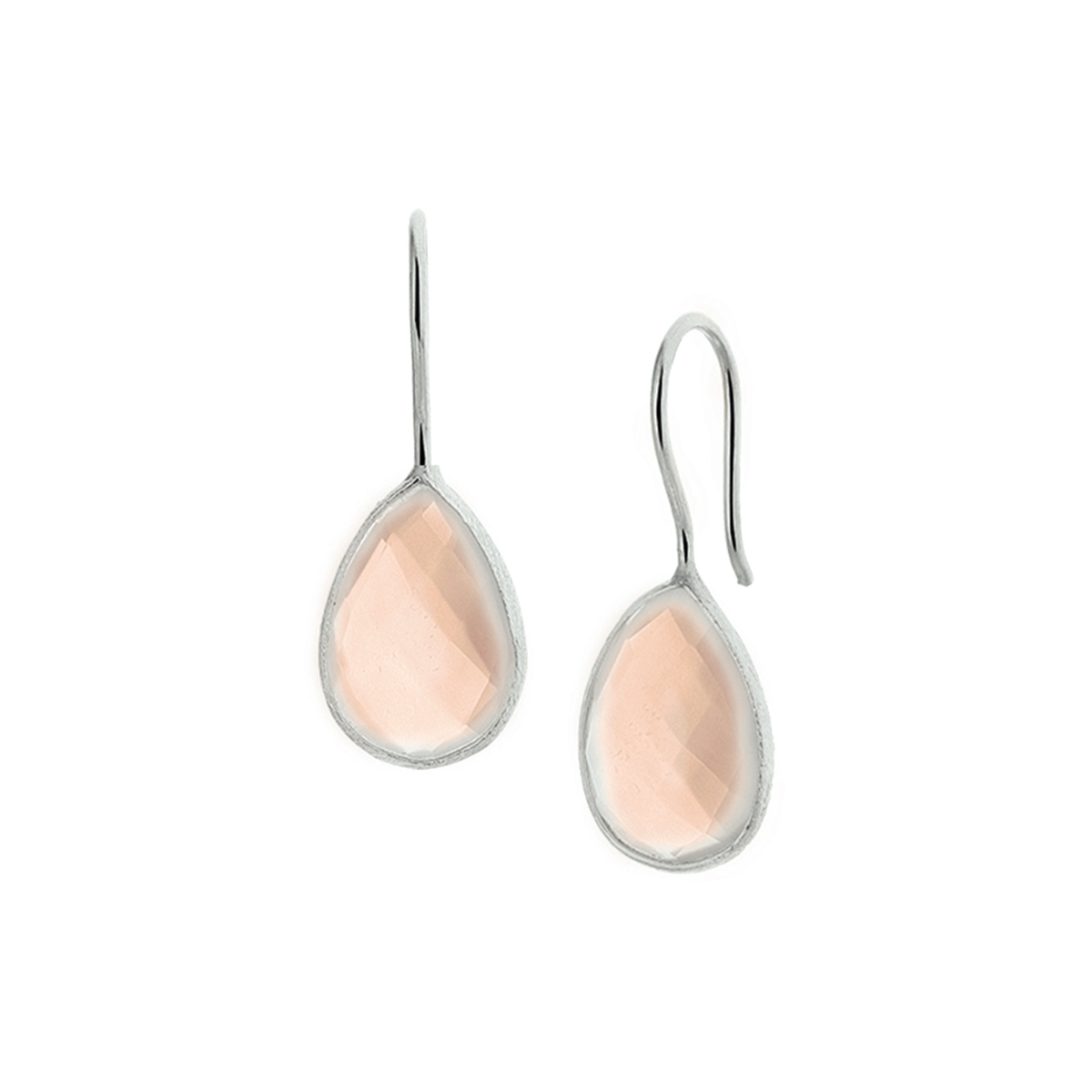 Beschrijving: Deze vrolijke oorhangers geven je look een instant summer feeling! Combineer met een kledingstuk in dezelfde tint and you are good to go! Details: Zilveren oorhangers met roze chalcedoon.
Verpakt per: 1
Doelgroep: dames
Breedte: 11.5 mm
Hoogte: 30 mm
Zetting: entourage (kastzetting)