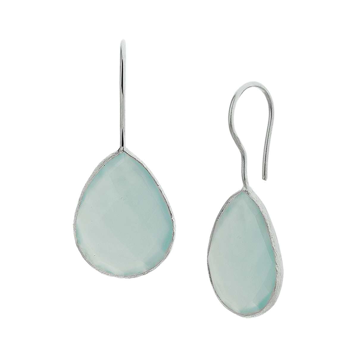 Beschrijving: Deze vrolijke oorhangers geven je look een instant summer feeling! Combineer met een kledingstuk in dezelfde tint and you are good to go! Details: Zilveren oorhangers met groen chalcedoon.
Verpakt per: 1
Doelgroep: dames
Breedte: 16 mm
Hoogte: 40 mm
Zetting: entourage (kastzetting)
