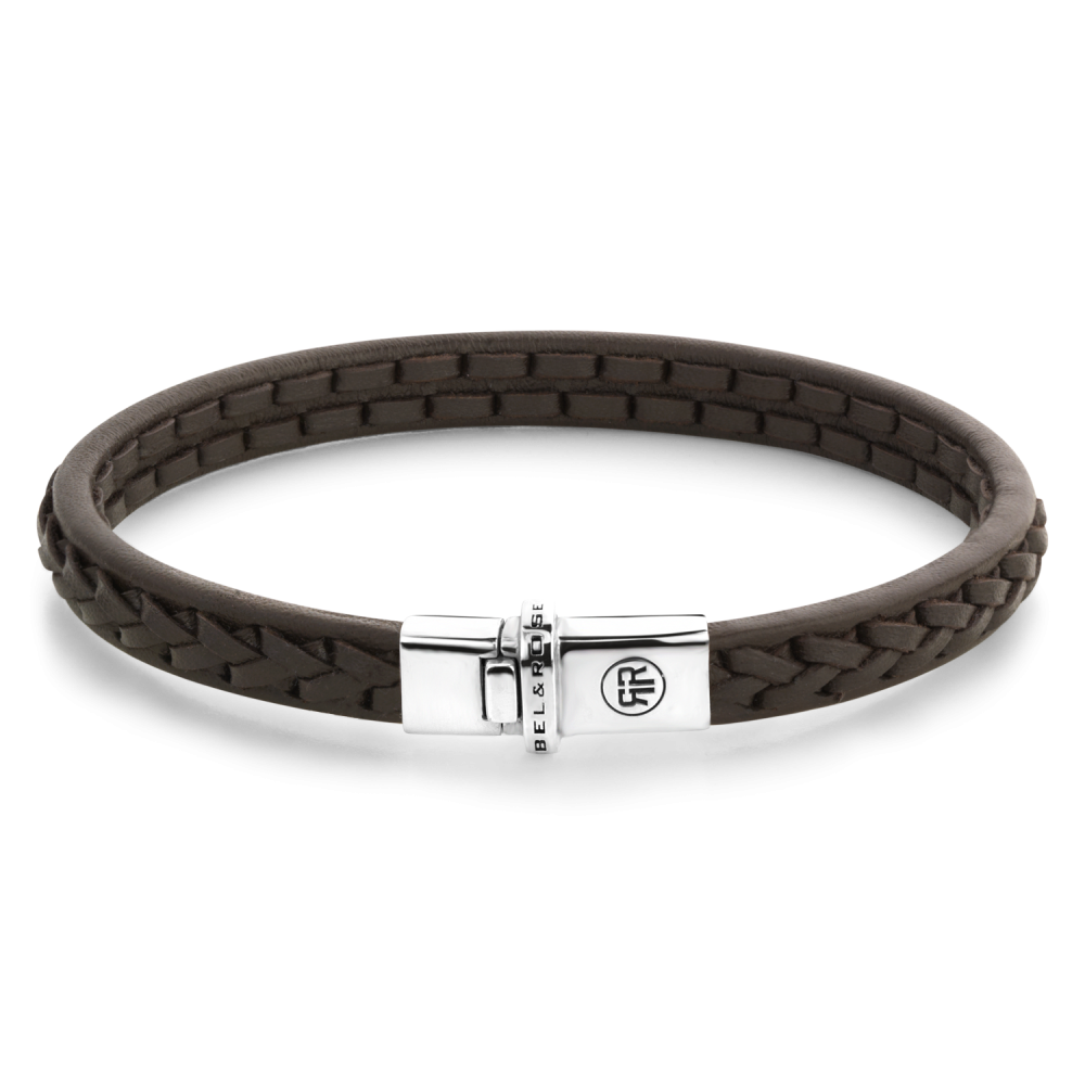 Dit is een herenarmband van het merk Rebel & Rose. De kleur van dit sieraad is: bruin. De maat van dit sieraad is M (17,5 cm).