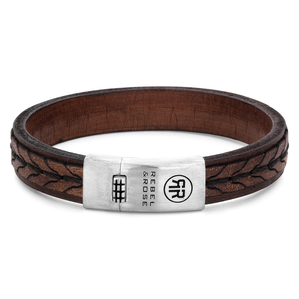 Deze armband is van het merk Rebel & Rose. Het is een herensieraad. De armband is bruin van kleur.