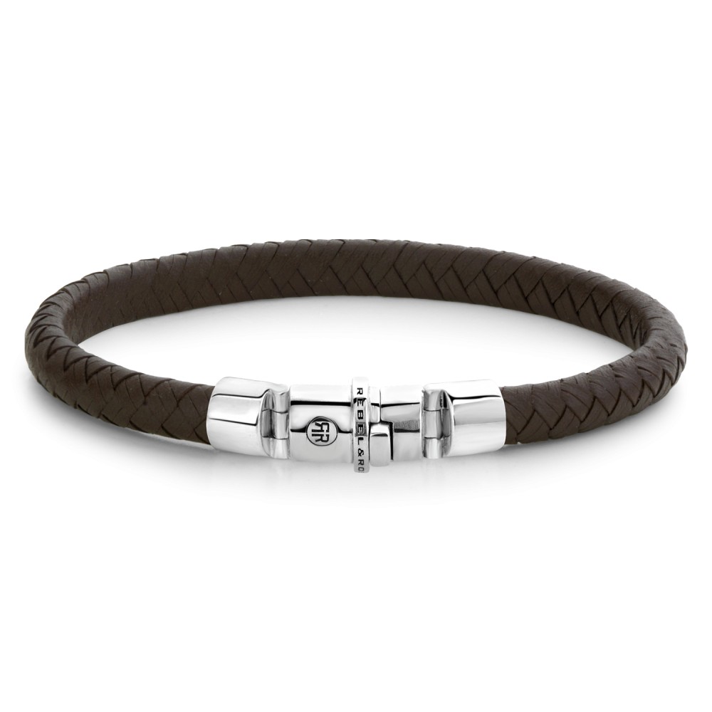 Deze armband is van het merk Rebel & Rose. Het is een herensieraad. De armband is bruin van kleur.