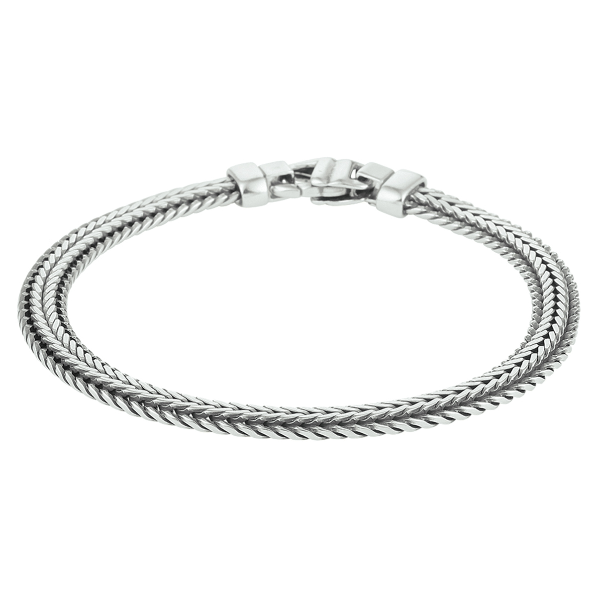 Beschrijving: Stijlvolle geoxideerd zilveren armband met een vossestaart schakel. De armband heeft een draaglengte van 19cm en een schakelbreedte van 6.5mm. Uitgevoerd met een stevige karabijn sluiting.