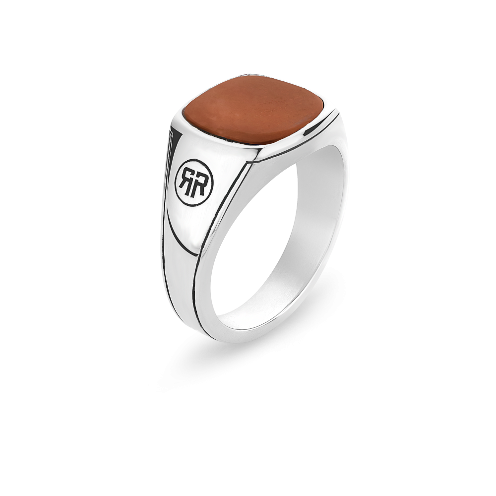 Sterling zilveren zegelring van het merk Rebel & Rose. De ring is handmade in Bali van het hoogste zilvergehalte (925) Sterling Silver en heeft een blauwe Red  steen.
