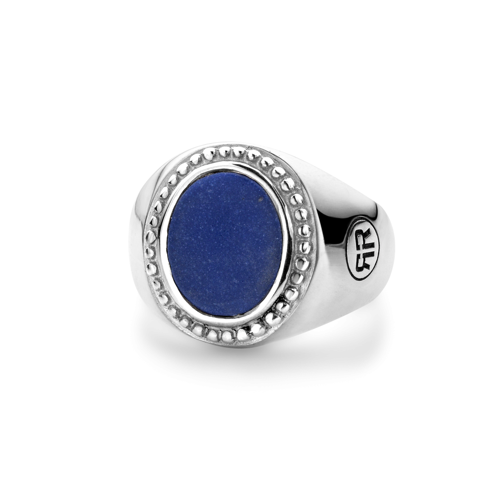 Deze ring is van het merk Rebel & Rose. Het is een damessieraad. De ring is blauw van kleur.
