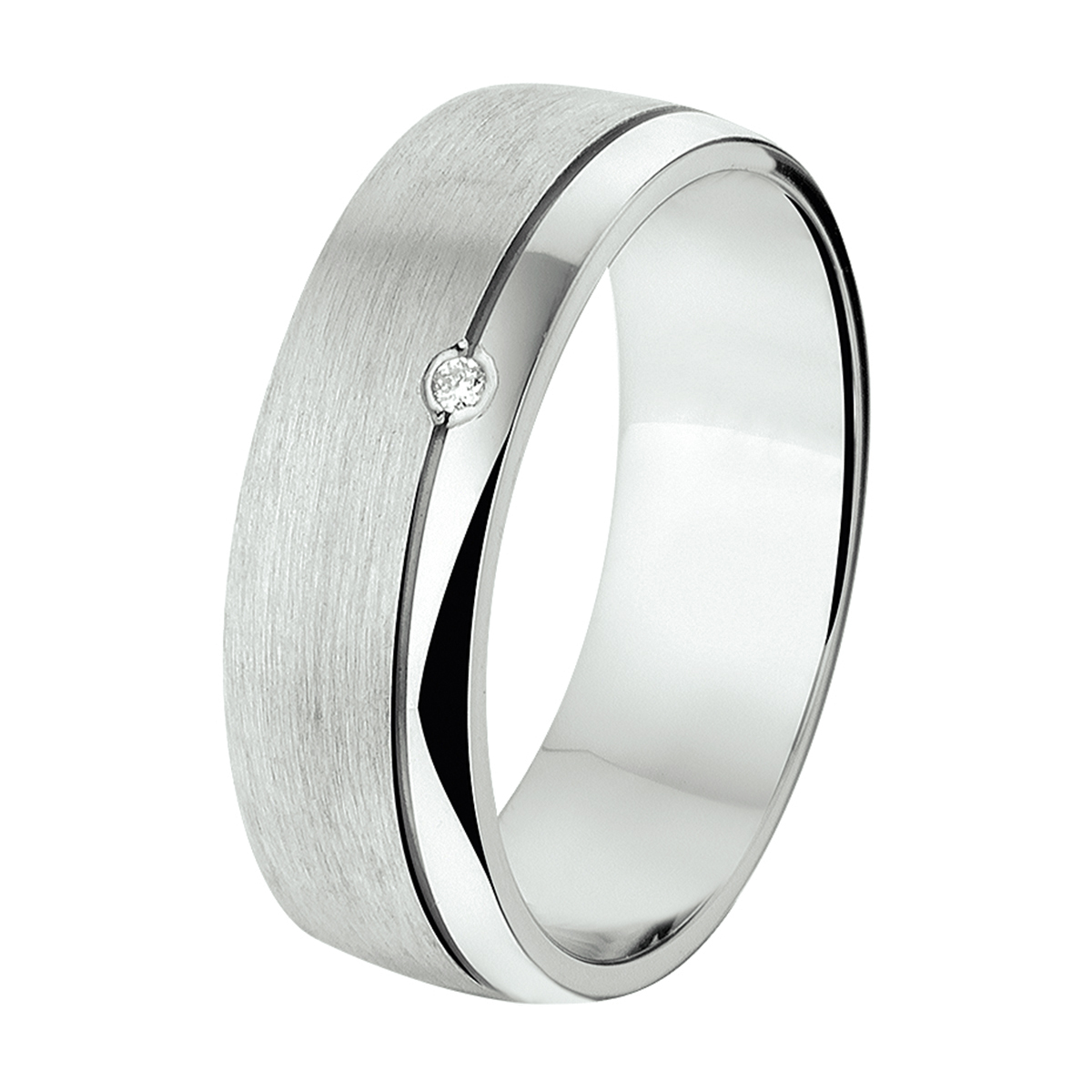 Gerhodineerd zilveren relatiering met diamant. De ring heeft een breedte van 6mm.