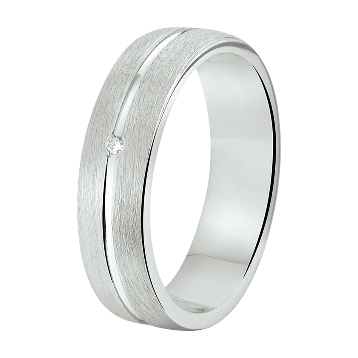 Gerhodineerd zilveren relatiering met diamant. De ring heeft een breedte van 5mm.