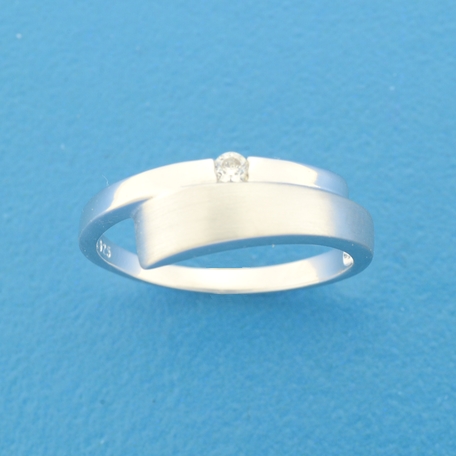 
Uniekenummer serie: 33057
Verpakt per: 1
Doelgroep: dames
Ringmaat: 17.00 mm (53)
Breedte: 6.5 mm
Zetting: solitaire (span zetting)