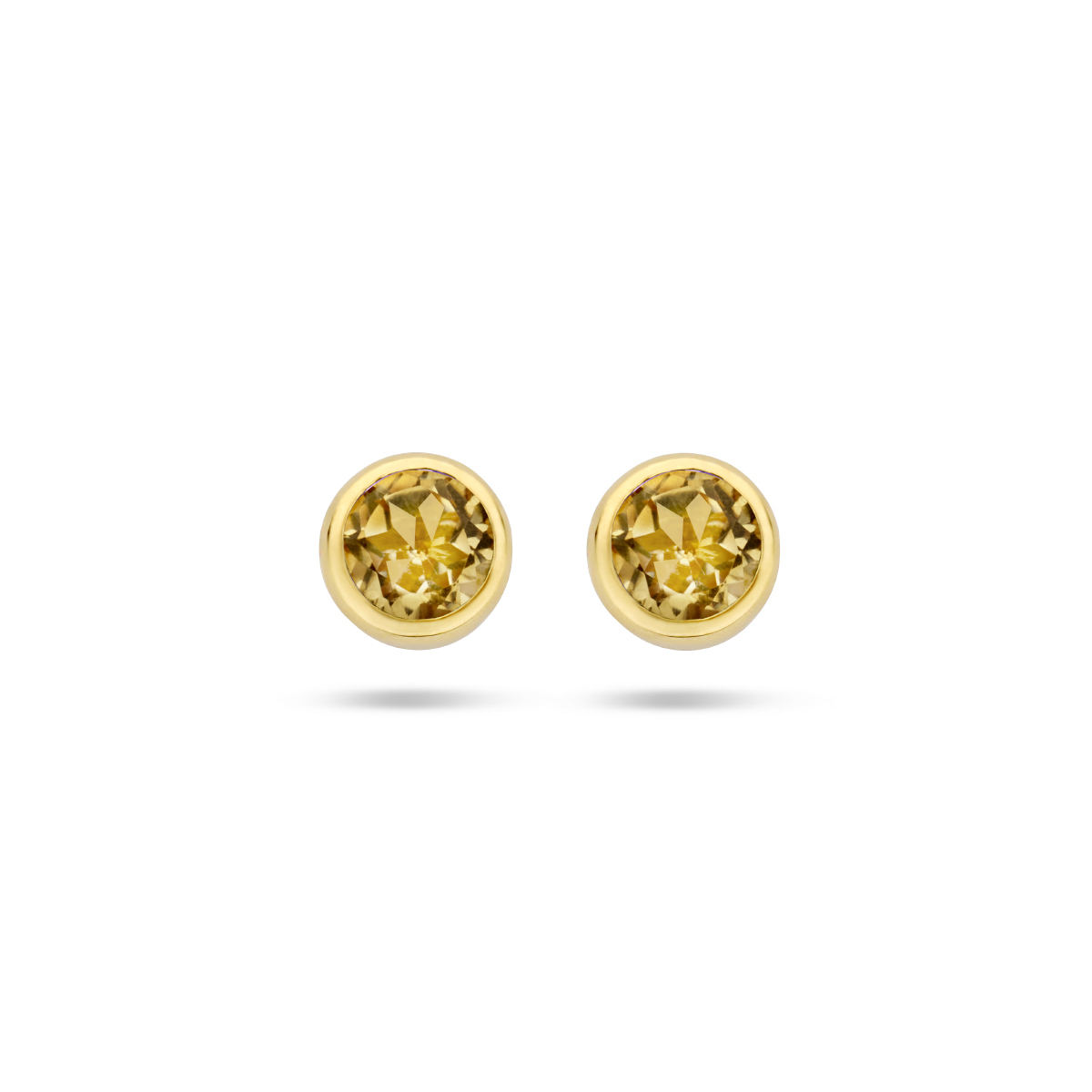 Beschrijving: Geelgouden oorknoppen met een briljant geslepen citrien in een stevige zetkast. De oorknoppen hebben een diameter van 4.5mm en de citrien 4mm. Tip: Door het simplistische model zijn ze perfect te combineren met andere sieraden uit onze collectie of uit je eigen stash!
Doelgroep: dames