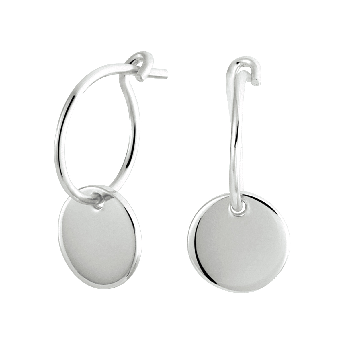 Gerhodineerd 925 zilveren oorringen uitgevoerd met een hanger in de vorm van een rondje. De oorringen hebben een dikte van 0.8mm en een diameter van 10mm. Het hangertje heeft een diameter van 8mm.