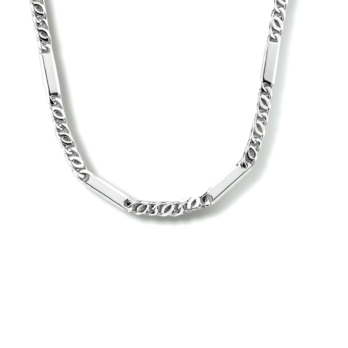 Gerhodineerd 925 zilveren collier met een valkenoog- en tussenschakel. Het collier heeft een breedte van 2.3mm en een stevige karabijn sluiting.