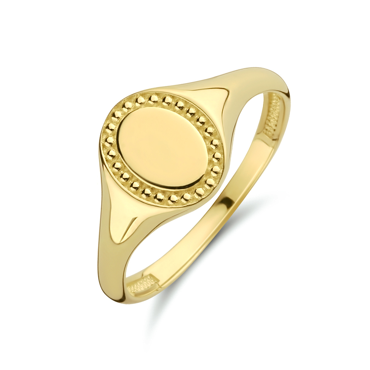 14k Geelgouden graveerring. De ring heeft een breedte van 9.3 mm.