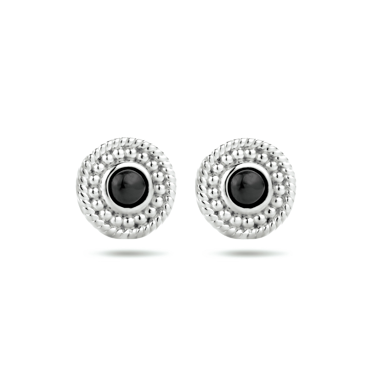Gerhodineerd 925 zilveren oorknoppen uitgevoerd met een schitterende onyx. De oorknoppen hebben een diameter van 8mm.