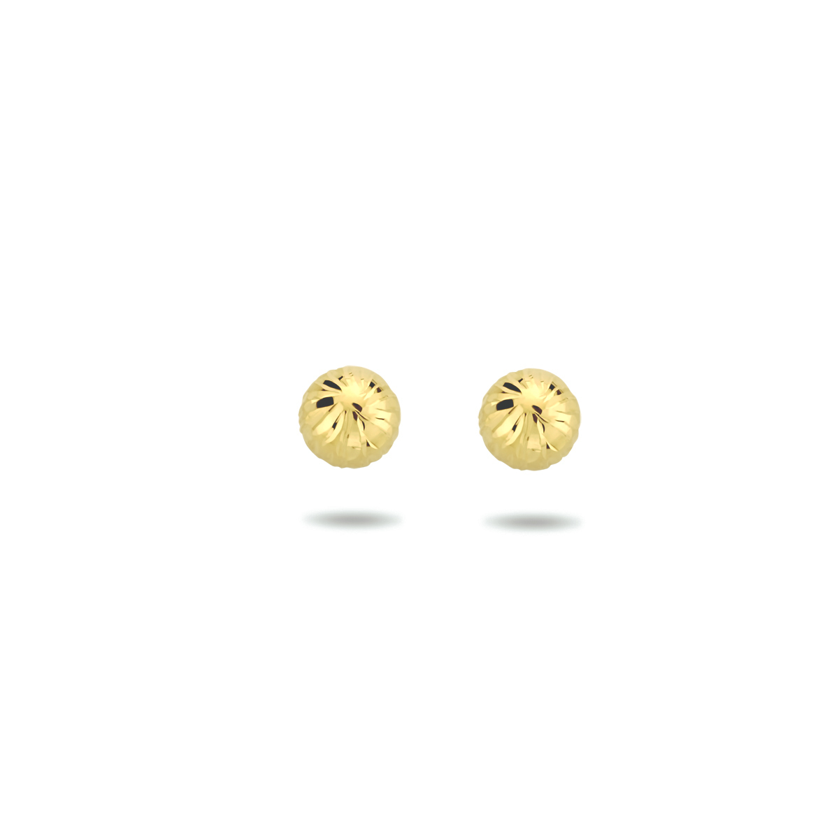 14k Geelgouden oorknoppen uitgevoerd met een gediamanteerde afwerking. De oorknoppen hebben een diameter van 5mm.