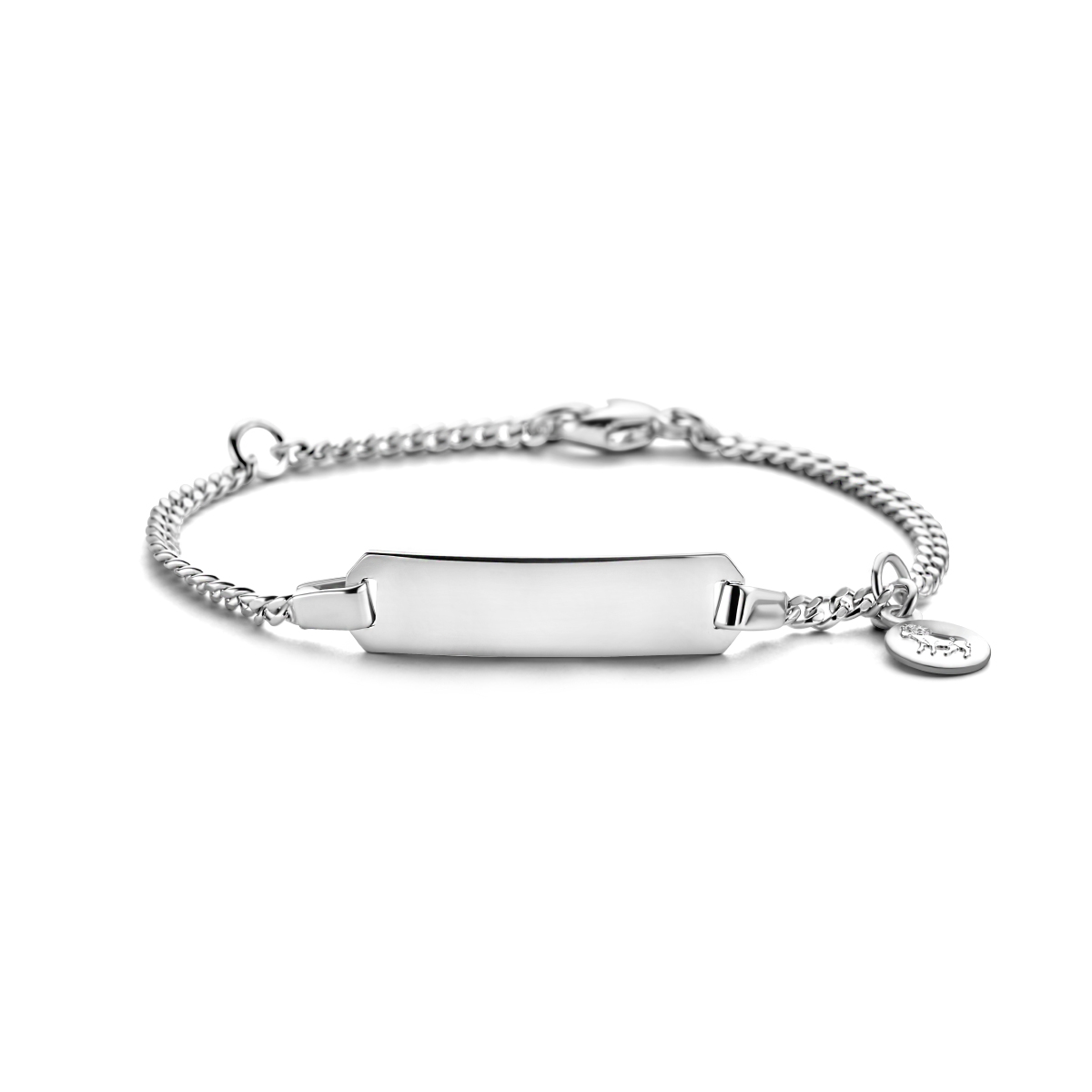 Gerhodineerd 925 zilveren graveerarmband uitgevoerd met een sterrenbeeld hanger en een stevige karabijn sluiting. De armband heeft draaglengtes van 16 en 18cm. De graveerplaat heeft een dikte van 0.6mm. De schakelbreedte is 2.1mm.