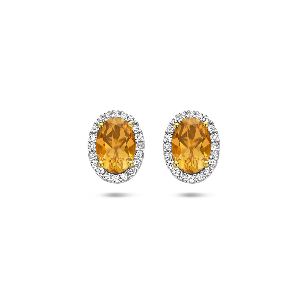 14k Geelgouden oorknoppen uitgevoerd met citrien en schitterende diamant. De oorknoppen hebben een afmeting van 8x6mm en zijn te combineren met bijpassende sieraden uit onze collectie.