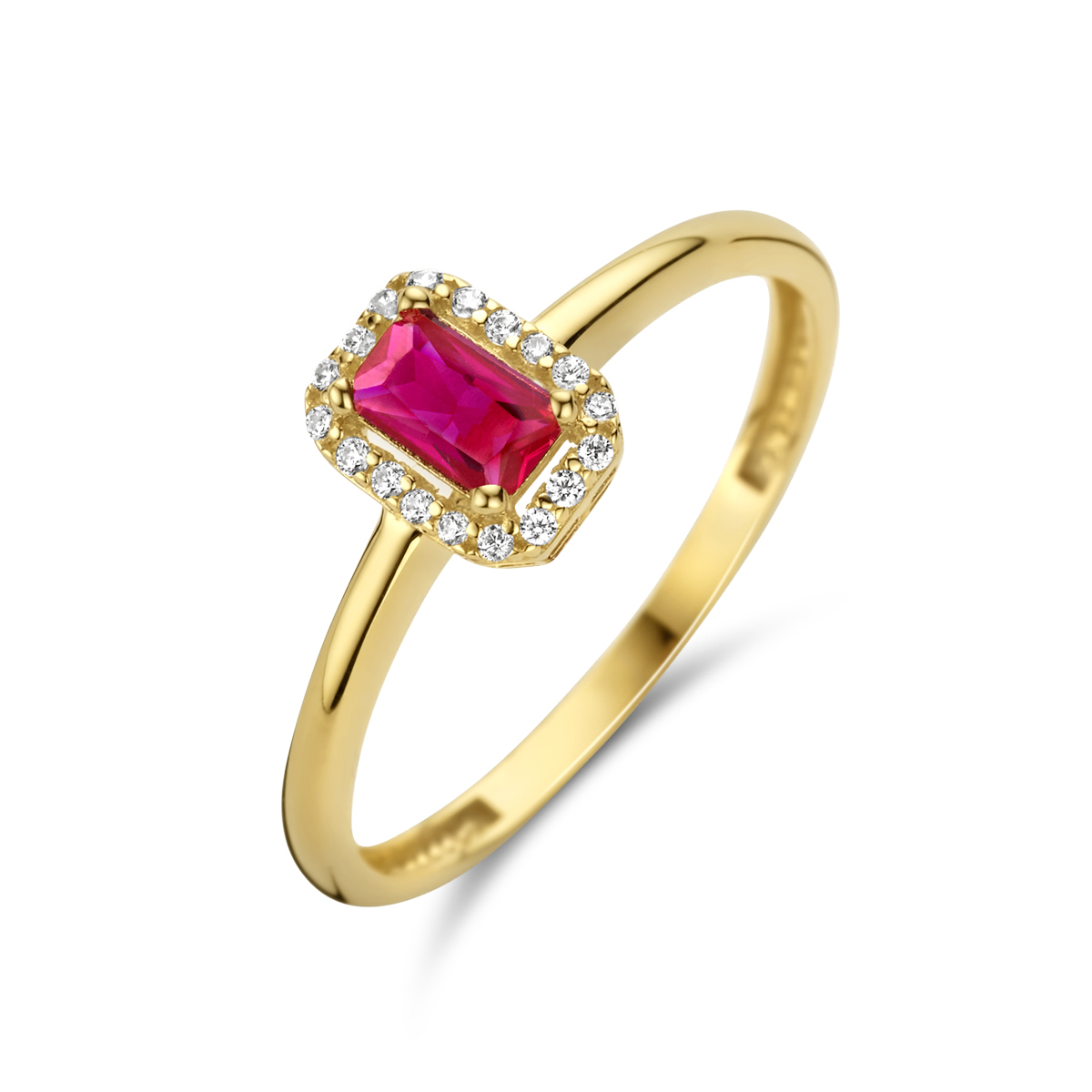14k Geelgouden ring uitgevoerd met schitterende rode zirkonia. De ring heeft een breedte van 7.5mm.