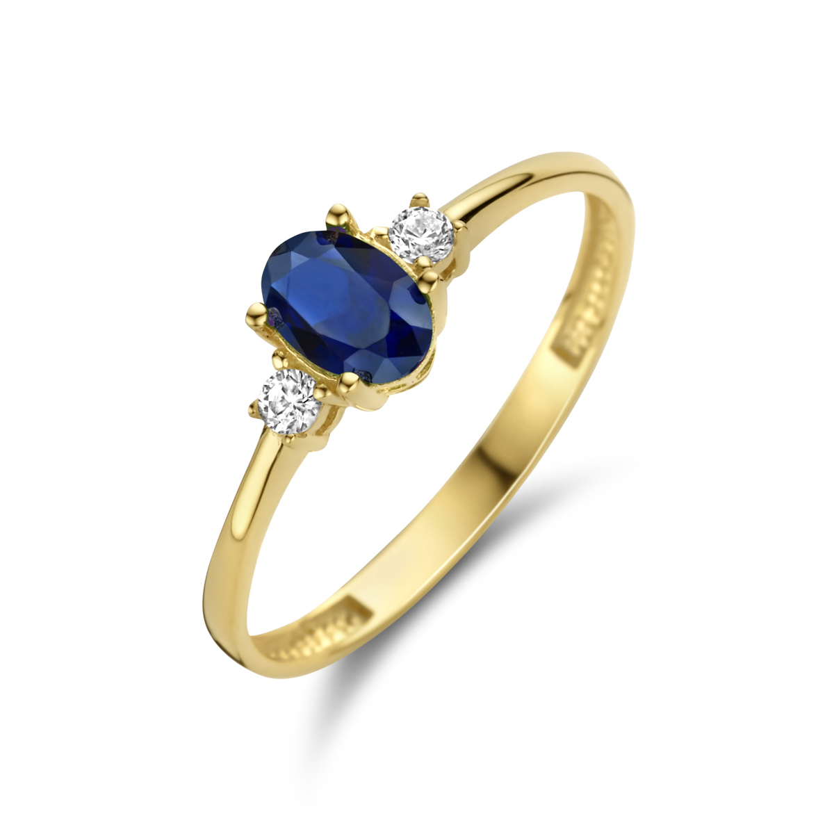 14k Geelgouden ring uitgevoerd met synthetische saffier en zirkonia. De ring heeft een breedte van 6mm.
