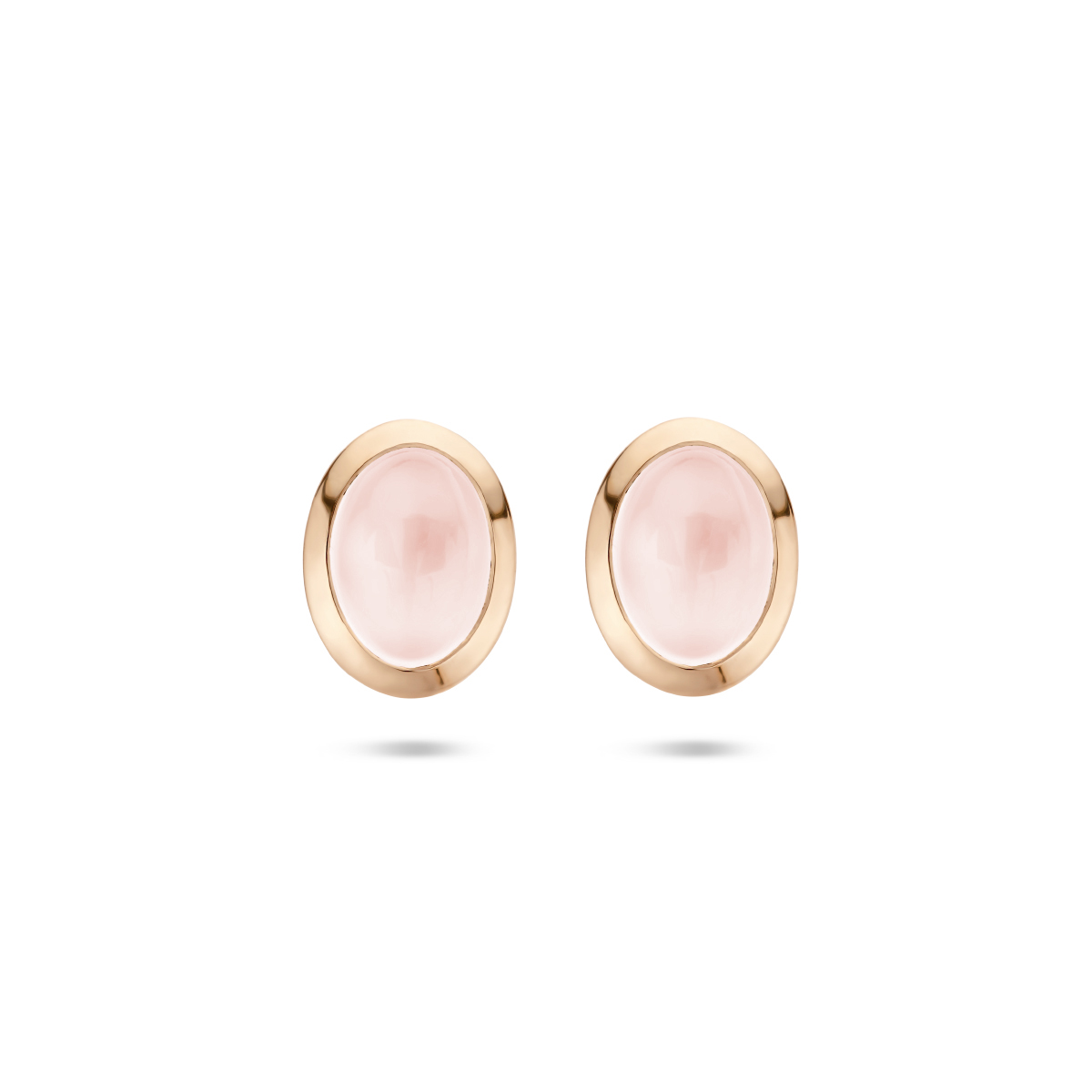 14k Rosegouden oorknoppen uitgevoerd met schitterende roze kwarts. De oorknoppen hebben een afmeting van 9x6.5mm.