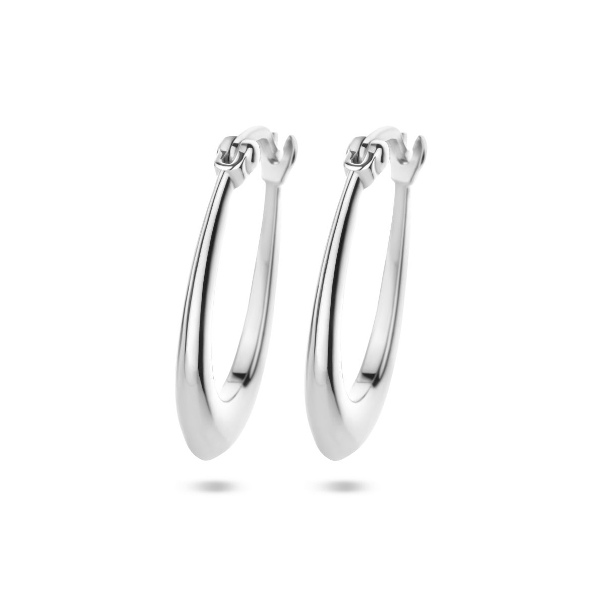 Gerhodineerd 925 zilveren oorringen met een afmeting van 23x2.5mm.