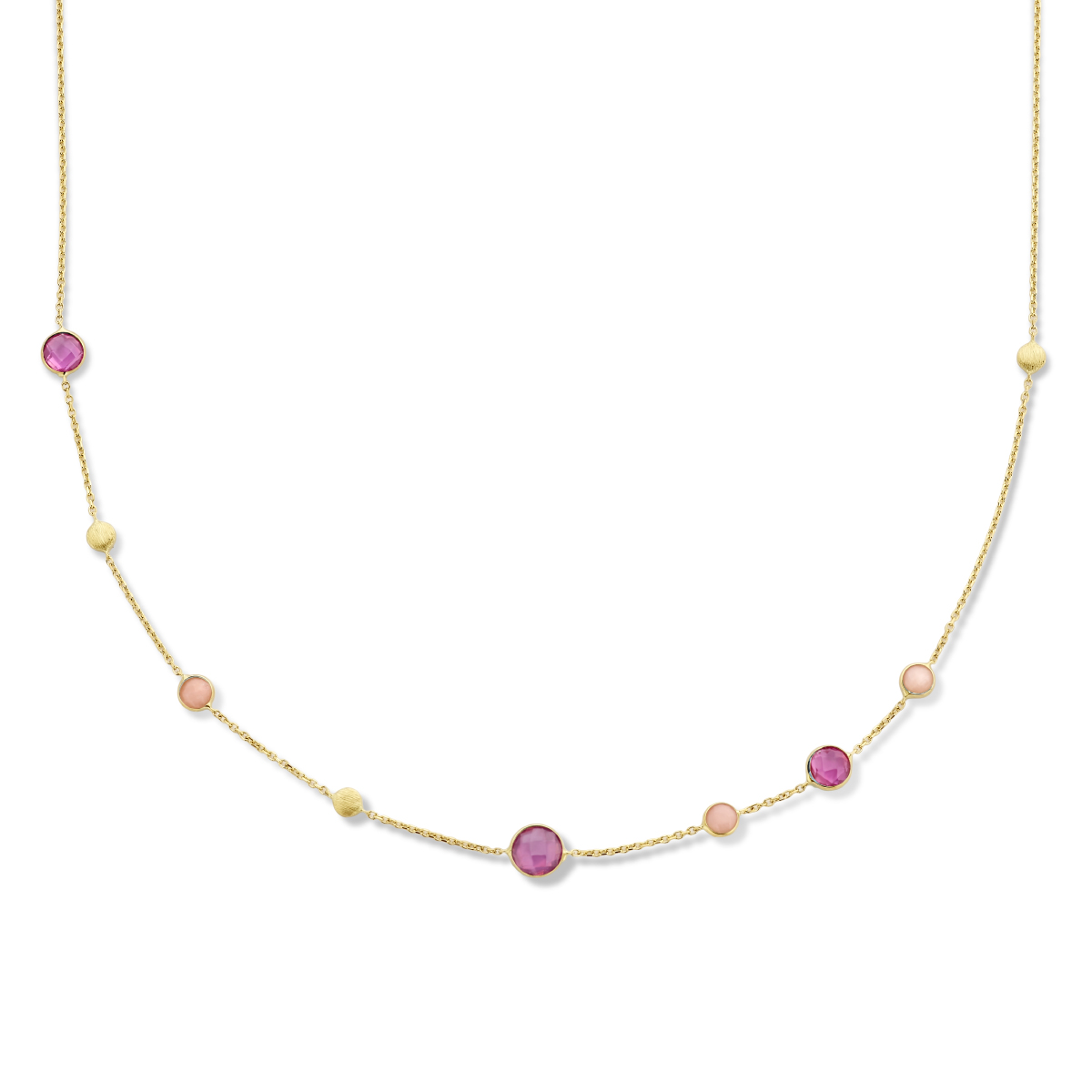 14k Geelgouden collier uitgevoerd met robijn en roze opaal stenen. Het collier heeft draaglengtes van 41, 43 en 45cm. De robijn stenen hebben een steengewicht van 0.55ct en de roze opaal stenen hebben een steengewicht van 0.55ct.
