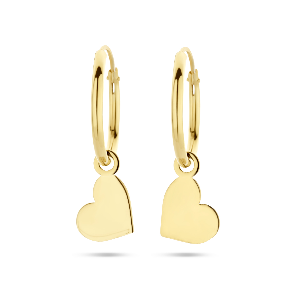 Gouden oorringen 13mm met hartjes bedel aan