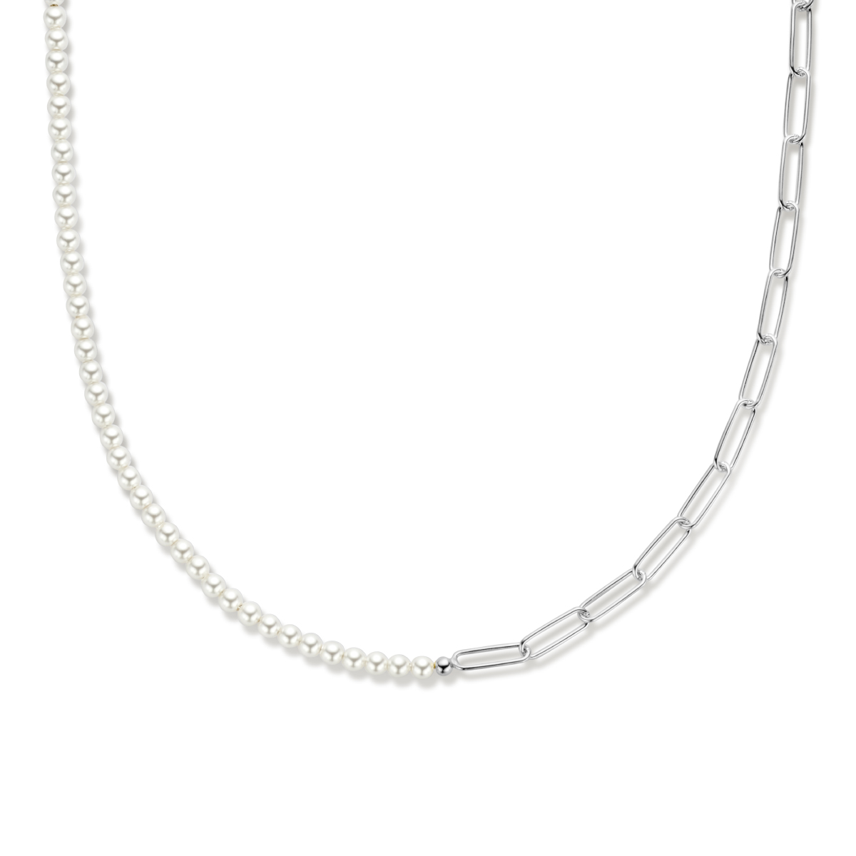 Gerhodineerd 925 zilveren collier met synthetische parels. Het collier heeft een draaglengte van 40cm en een extensie van 5. De schakelbreedte is 3.5mm. Uitgevoerd met een karabijn sluiting.