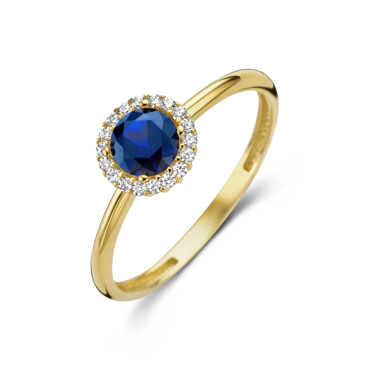 14k Geelgouden ring uitgevoerd met schitterende zirkonia. De ring heeft een breedte van 7.5mm.