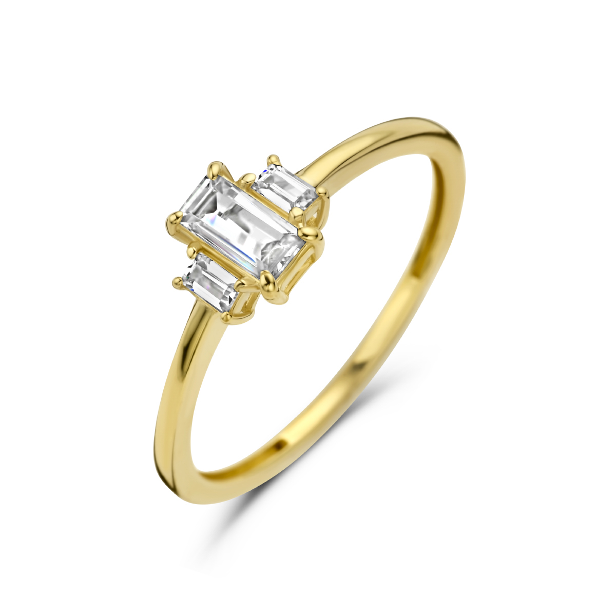 14k Geelgouden ring uitgevoerd met zirkonia. De ring heeft een breedte van 5.5mm.