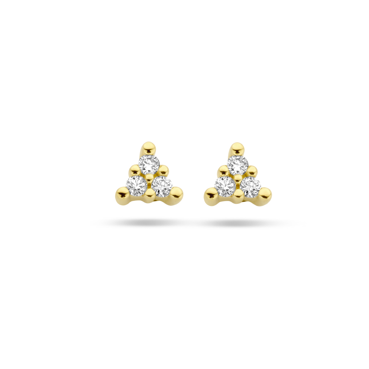 14k Geelgouden oorknoppen uitgevoerd met schitterende diamanten. De oorknoppen hebben een afmeting van 3.5x4mm.