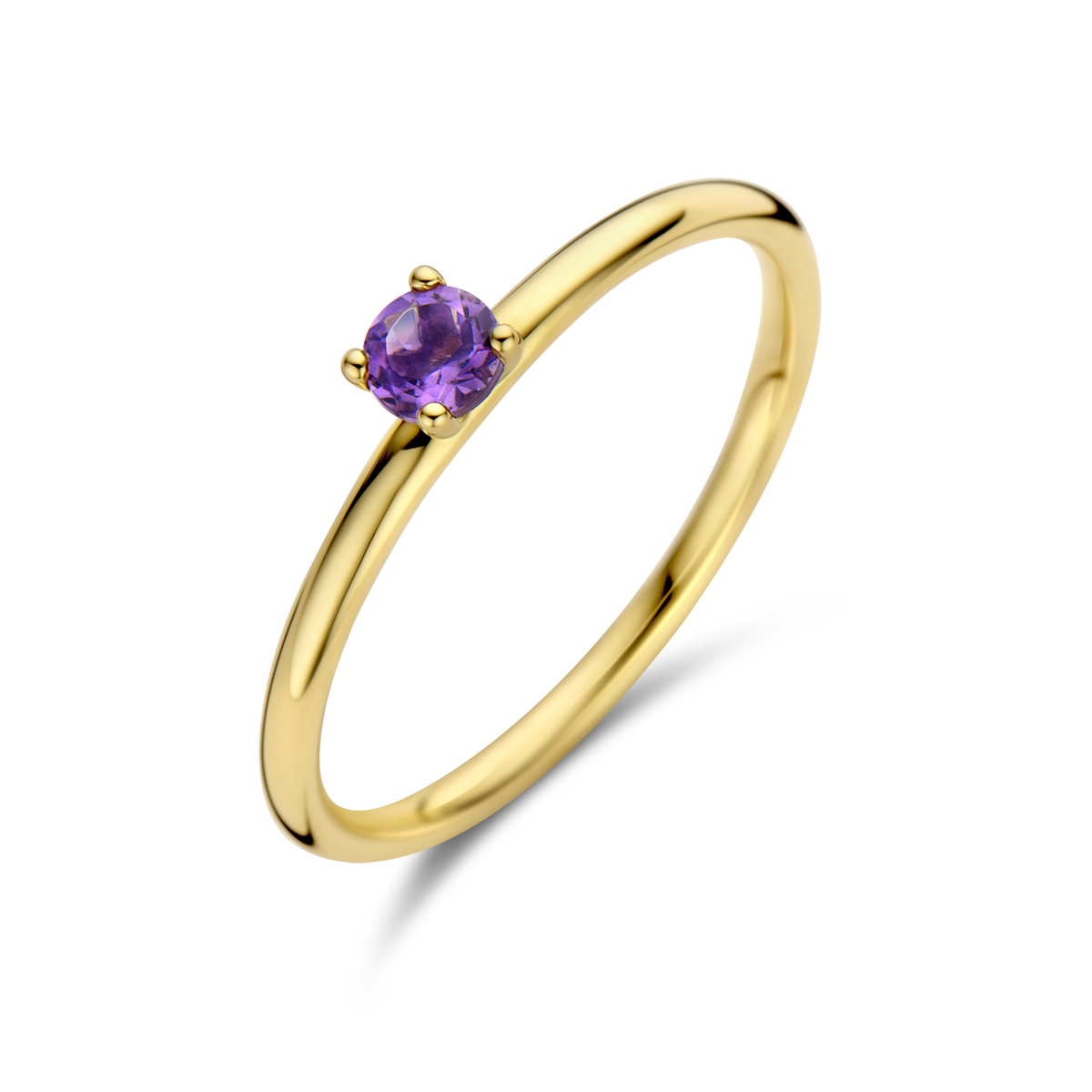 14k Geelgouden ring uitgevoerd met amethist. De ring heeft een breedte van 3.5mm.