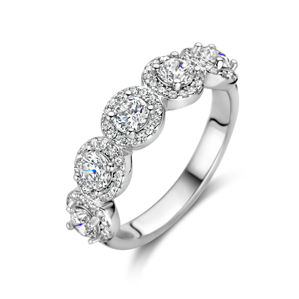 Gerhodineerd 925 zilveren ring uitgevoerd met zirkonia. De ring heeft een breedte van 6mm.
