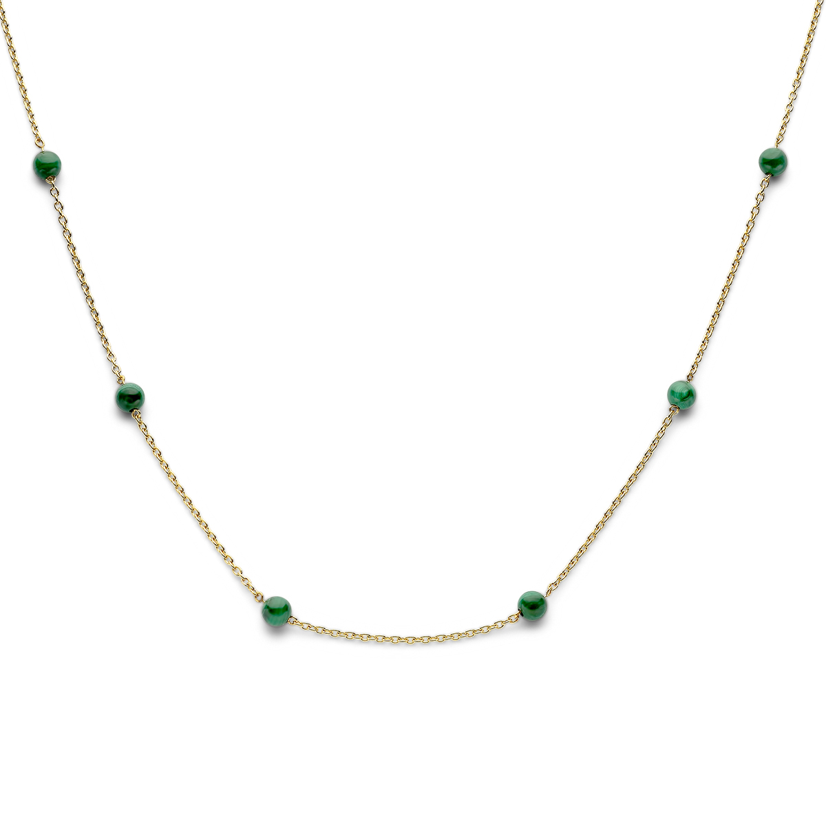 Verguld op 925 zilveren collier met malachiet stenen van 5mm. Het collier heeft een draaglengte van 42cm en een extensie van 3cm. Uitgevoerd met een karabijn sluiting. De schakelbreedte is 1.5mm. Geen garantie op plating.
