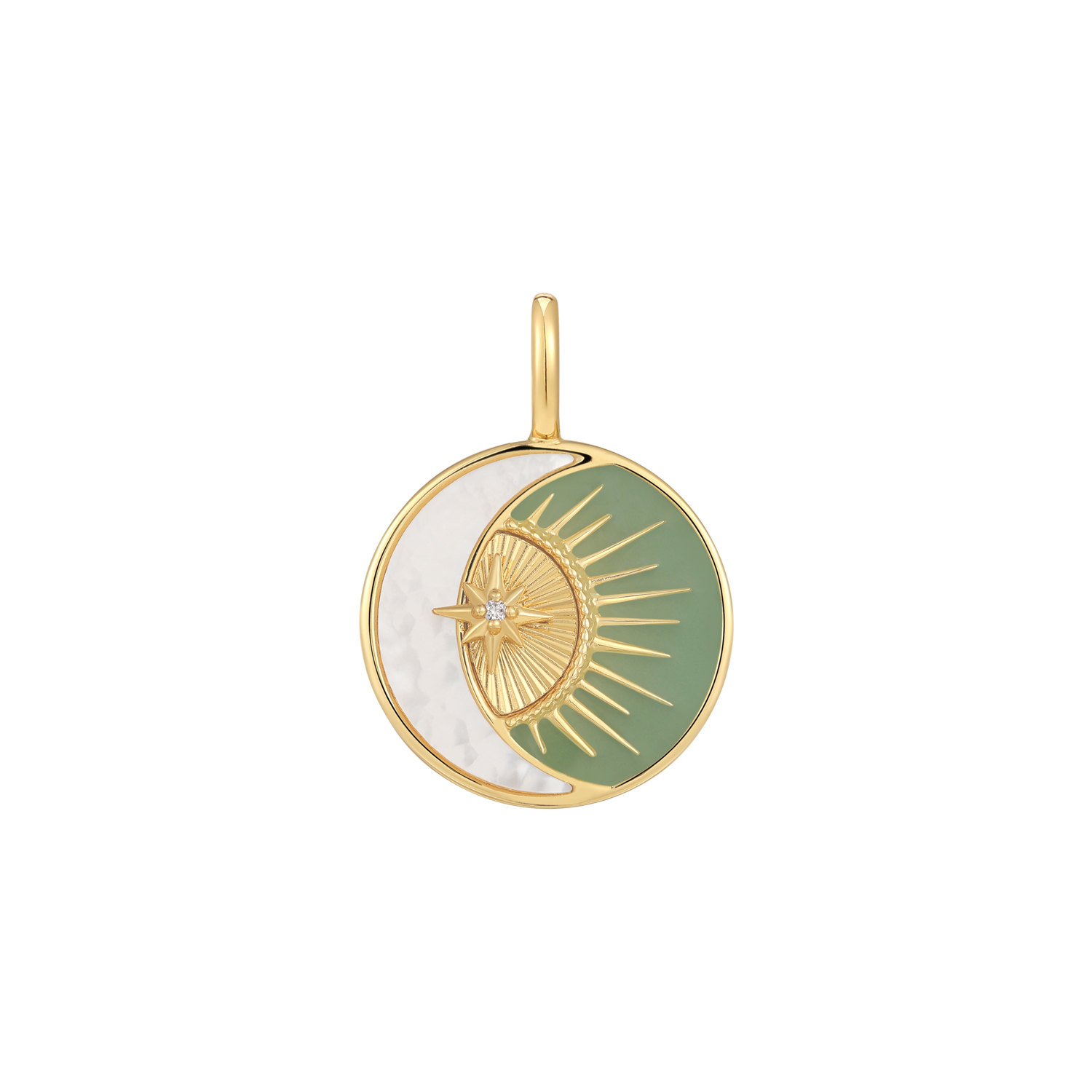 Productbeschrijving 
Geef je ketting een upgrade met deze kosmische bedel. De chique ronde bedel is gemaakt van 925 sterling zilver met 14 karaat gouden plating. De bedel heeft een halve maan van parelmoer, een vleugje saliegroen email en een  sprankelende zirkonia steen. Bevestig je bedel eenvoudig aan een kettng, armband of connector.

Het Merk
GeÃ¯nspireerd door de laatste fashion trends is Ania Haie het toonaangevende sieradenmerk voor hoogkwalitatieve maar ook betaalbare zilveren sieraden, zonder op de kwaliteit in te leveren. Iedere collectie is gebaseerd op de laatste catwalktrends, waardoor Ania Haie snel tot hÃ©t sieradenmerk voor stijlbewuste consumenten is verkozen. Elk sieraad wordt ontworpen om te combineren met andere sieraden waardoor je je eigen look kunt creÃ«ren. Maar ook zijn Ania Haie sieraden opvallend genoeg om op zichzelf te dragen.

How It All Started
Met een passie voor kwalitatieve sieraden met stijl Ã©n het besef dat de mode bewuste vrouw niet wil inleveren op kwaliteit is Ania Haie geboren. De Ania Haie oprichters zagen later dat de moderne vrouw van vandaag graag sieraden combineert en layered om haar individualiteit te omarmen, de kans werd aangegrepen en de droom werd werkelijkheid.

Volg ons ook op social media
Wil jij op de hoogte blijven van nieuwe collecties, toffe combinaties en de laatste sieraden trends? Hou ons dan ook in de gaten op social media. Daarnaast inspireren wij jou dagelijks met verschillende looks en mix & match combinaties! Deel gerust jouw eigen unieke Ania Haie look door de hashtag #aniahaiexme te gebruiken. Wie weet wordt jouw look gerepost op Ã©Ã©n van onze kanalen!
Je kunt ons volgen op Facebook en Instagram.