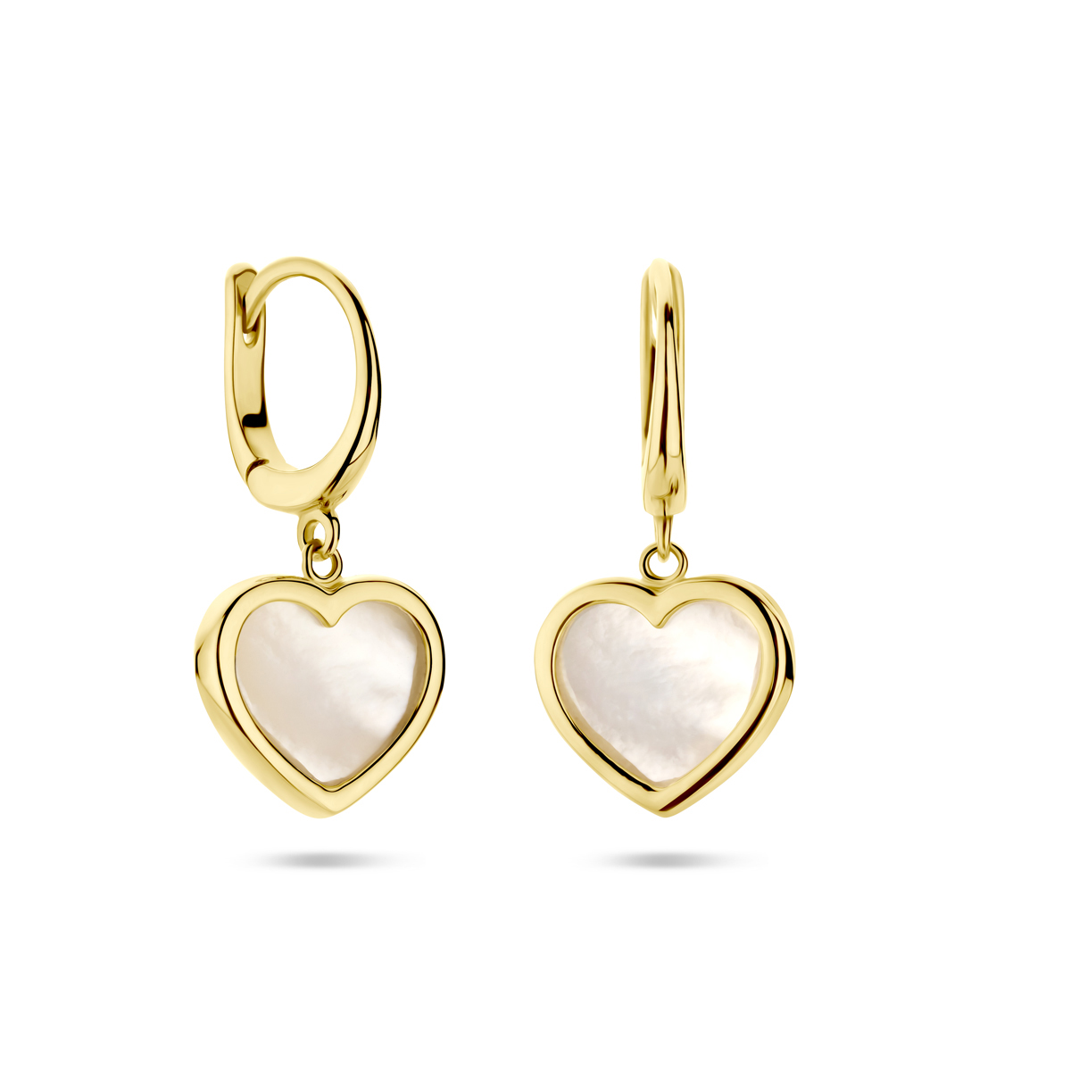 14k Geelgouden klapoorringen uitgevoerd met een hart en parelmoer. Het hart heeft een afmeting van 10.5x11.5mm. De oorringen hebben een totale hoogte van 24mm.