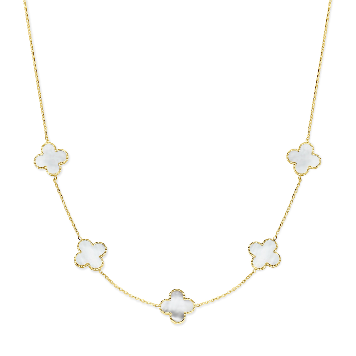 14k Geelgouden collier uitgevoerd met klavertjes 4 met parelmoer. De draaglengtes zijn 42, 44 en 46cm. De klavertjes hebben een afmeting van 19x15mm. De schakelbreedte is 1,5mm. Uitgevoerd met een karabijnsluiting.