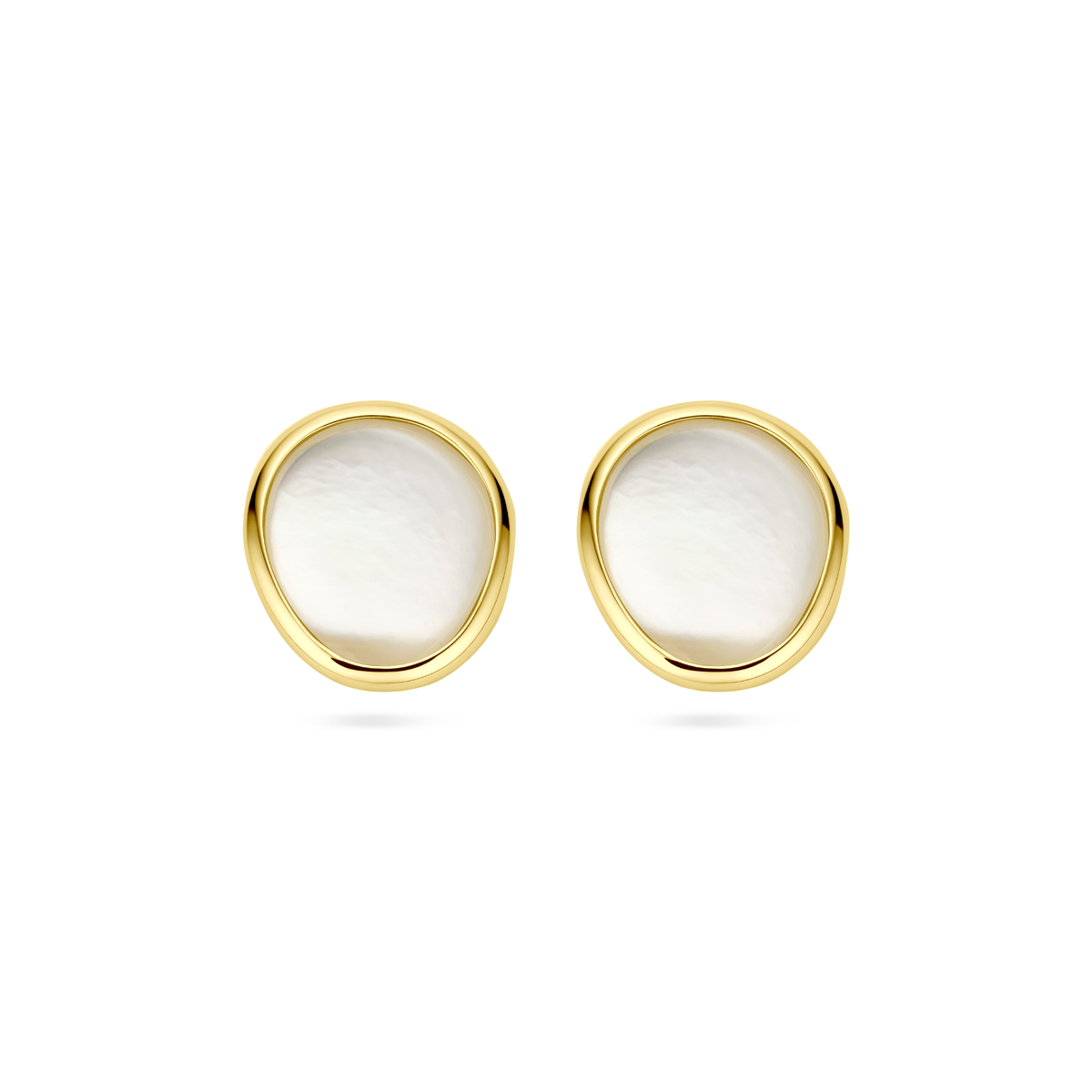 14k Geelgouden oorknoppen uitgevoerd met perzik parelmoer. De oorknoppen hebben een afmeting van 13.5x12.5mm.