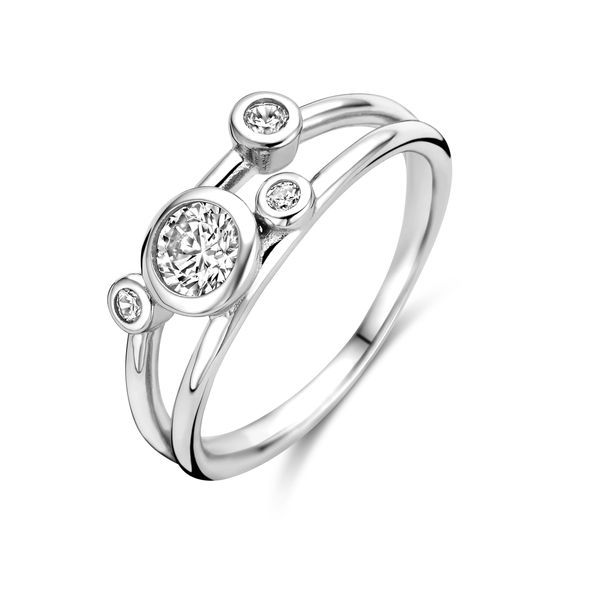 Gerhodineerd 925 zilveren ring uitgevoerd met zirkonia. De ring heeft een breedte van 6.5mm.