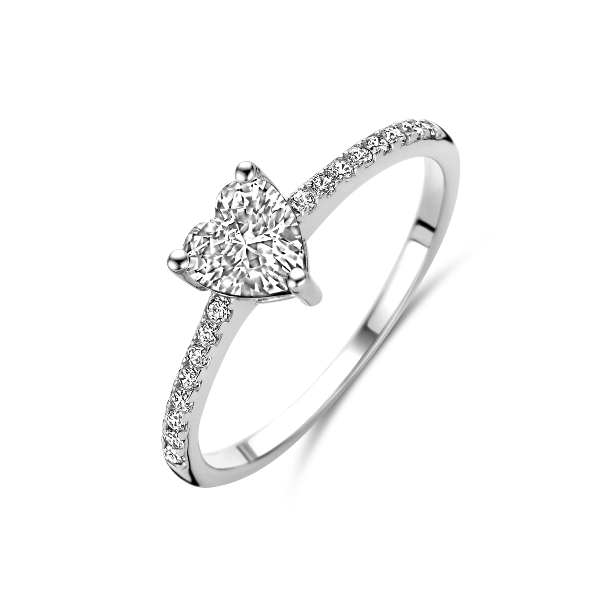 Gerhodineerd 925 zilveren ring uitgevoerd met een hart en zirkonia. De ring heeft een afmeting van 6.5x6mm.