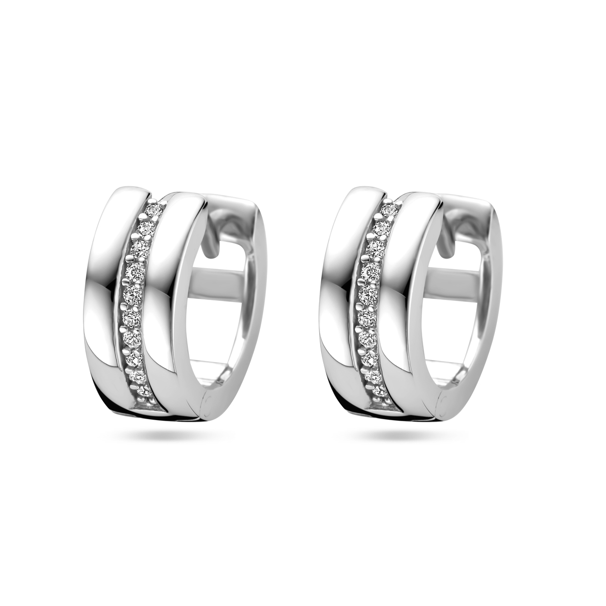 Gerhodineerd 925 zilveren klapoorringen uitgevoerd met zirkonia. De klapoorringen hebben een afmeting van 13x6mm.