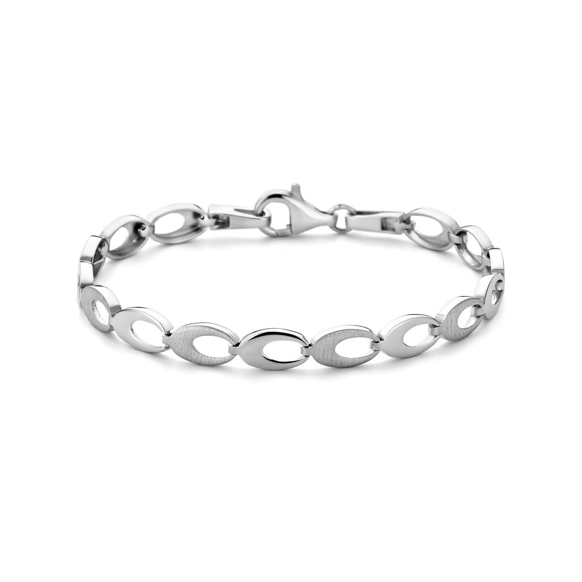 Gerhodineerd 925 zilveren armband met een schakelbreedte van 6mm. De armband heeft een draaglengte van 18.5cm en is uitgevoerd met karabijnsluiting.