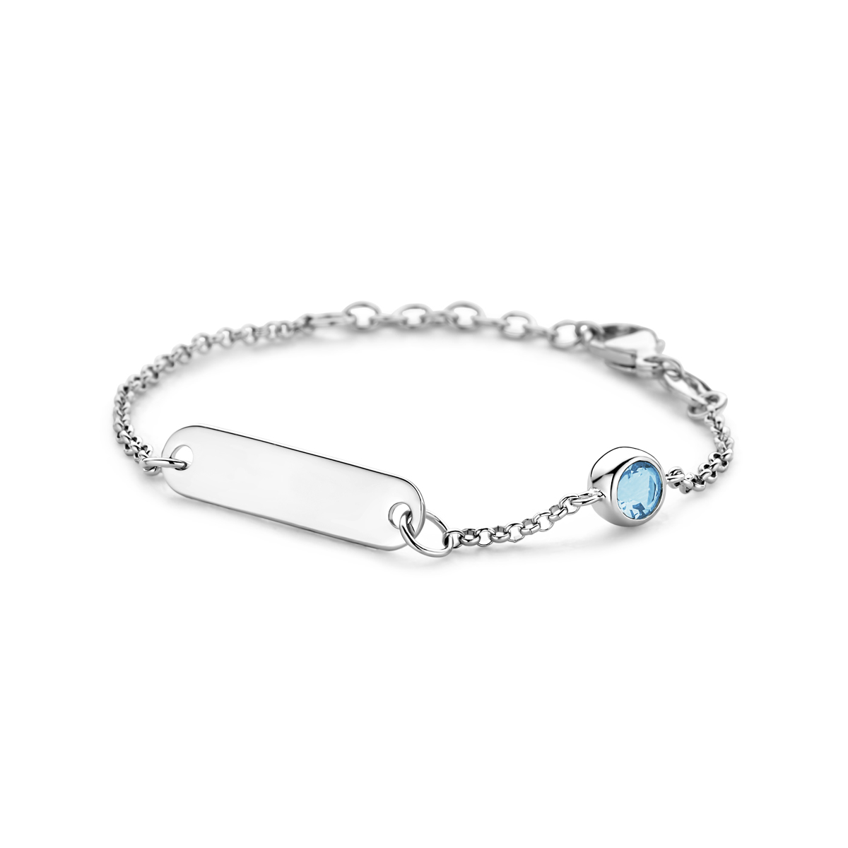 Gerhodineerd 925 zilveren graveerarmband uitgevoerd met een geboortesteen. De armband heeft een draaglengte van 11cm met 2cm extensie. De schakelbreedte is 1.5mm. De graveerplaat heeft een afmeting van 5x20mm en een dikte van 0.6mm.