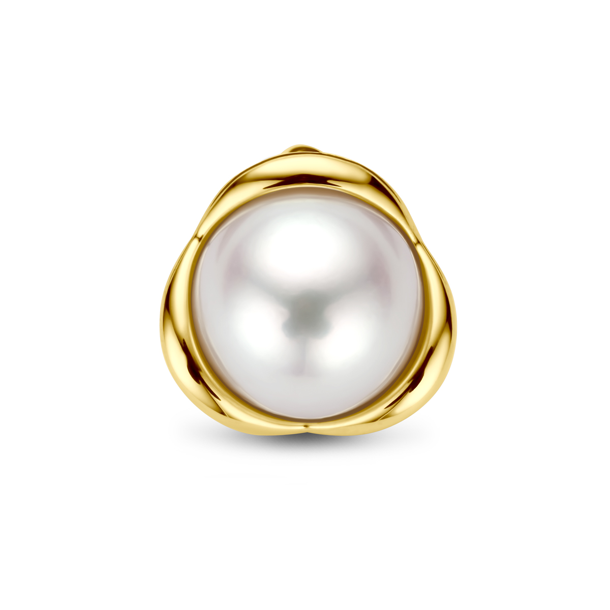 14k Geelgouden hanger uitgevoerd met een zoetwaterparel. De hanger heeft een afmeting van 9.5x9.5mm en de parel heeft een diameter van 7.5mm.